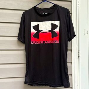 Mens Under Armour shirt.